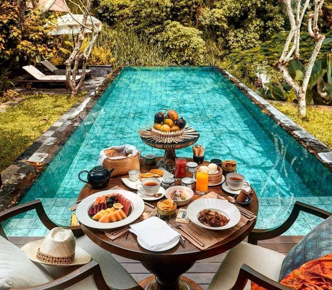 In-villa dining at Mandapa